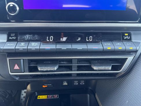 Used 2025 Toyota Camry SE FWD image 21