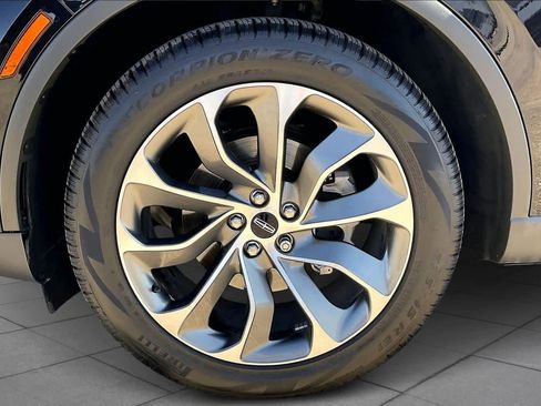 Used 2025 Lincoln Aviator Reserve image 11