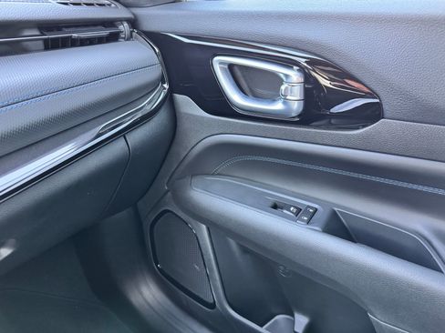 New 2026 Jeep Compass Limited image 22