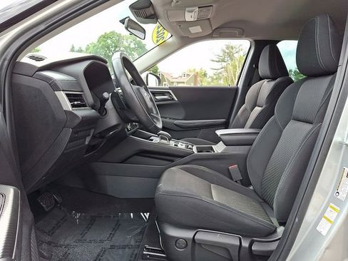 Used 2022 Mitsubishi Outlander ES FWD image 12