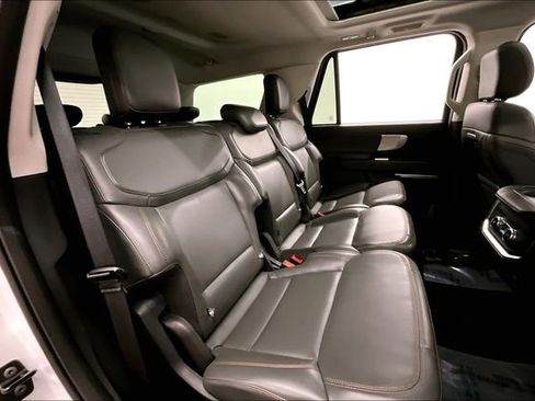 Used 2025 Ford Expedition Active AWD/4WD image 26