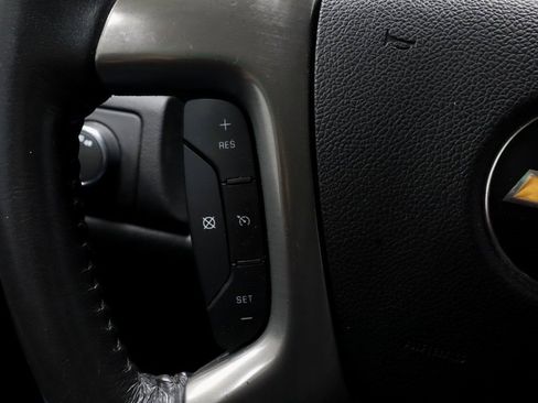 Used 2011 Chevrolet Suburban LT image 26