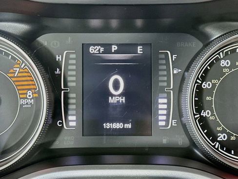 Used 2018 Jeep Cherokee Latitude Plus w/ Comfort/Convenience Group AWD/4WD image 15