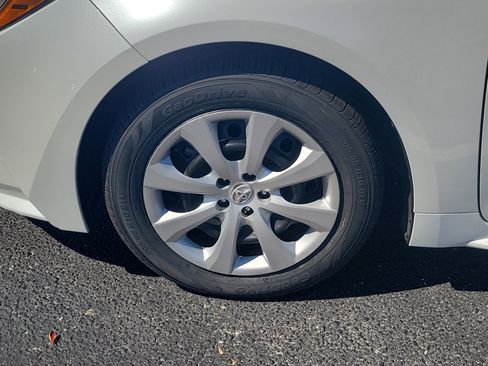 Certified 2022 Toyota Corolla LE image 10