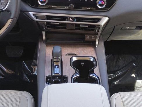 Used 2024 Lexus RX 350 Premium w/ Accessory Package (Z1) image 18