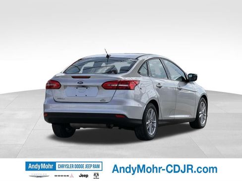 Used 2018 Ford Focus SE FWD image 7