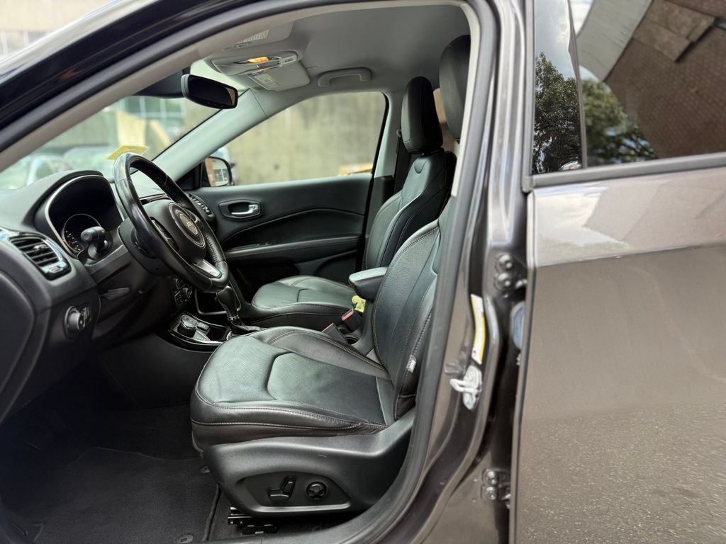 Used 2020 Jeep Compass Limited w/ Luxury Seat Group AWD/4WD image 17