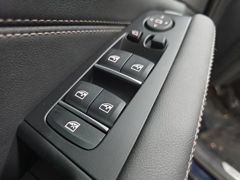 Used 2025 BMW X5 xDrive40i w/ M Sport Package AWD/4WD image 24