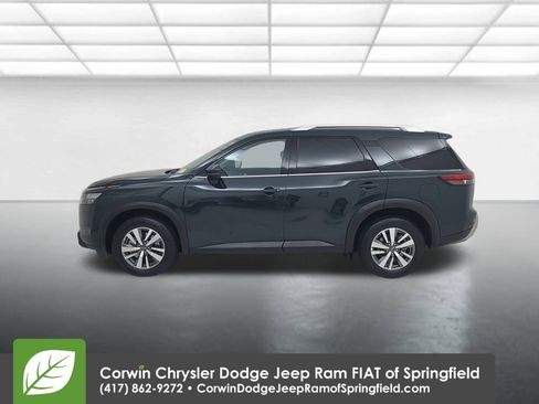 Used 2025 Nissan Pathfinder SL image 9