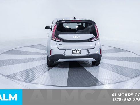 Used 2023 Kia Soul LX w/ LX Technology Package image 8