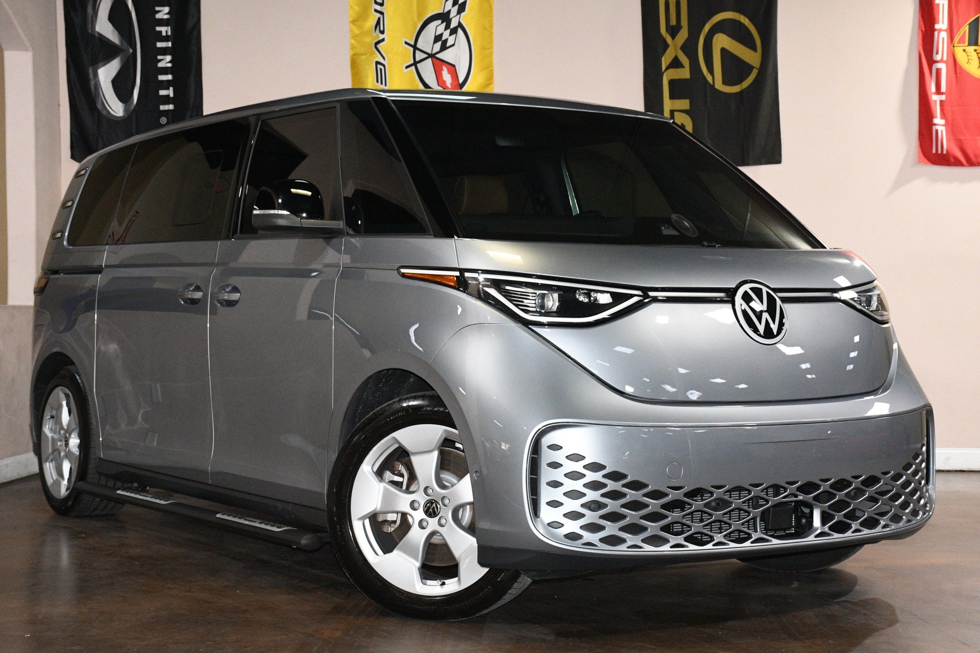 Used 2025 Volkswagen ID. Buzz Pro S RWD image 3