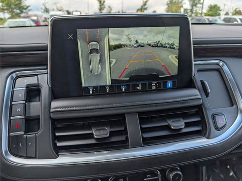 Used 2023 Chevrolet Tahoe Z71 w/ Luxury Package AWD/4WD image 32