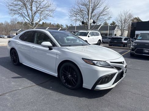 Used 2023 Toyota Camry XSE w/ Cold Weather Package image 8