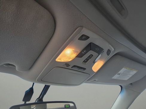 Used 2014 Toyota Sienna XLE image 21