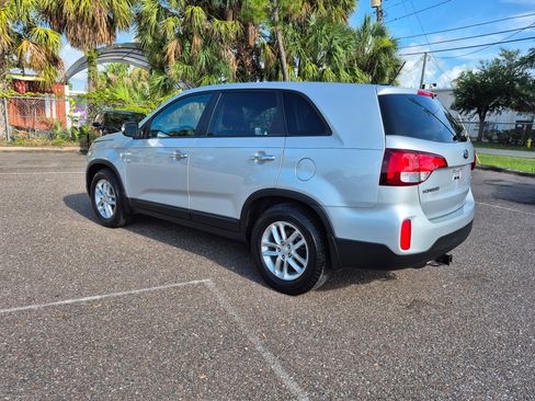 Used 2015 Kia Sorento LX FWD image 4