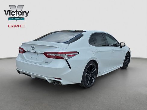 Used 2018 Toyota Camry XSE FWD image 17