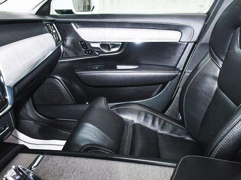 Used 2023 Volvo S90 B6 Ultimate w/ Protection Package image 44