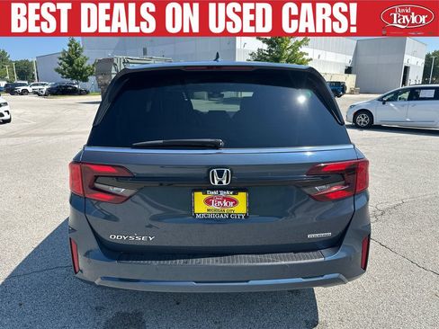 Used 2025 Honda Odyssey Touring image 4