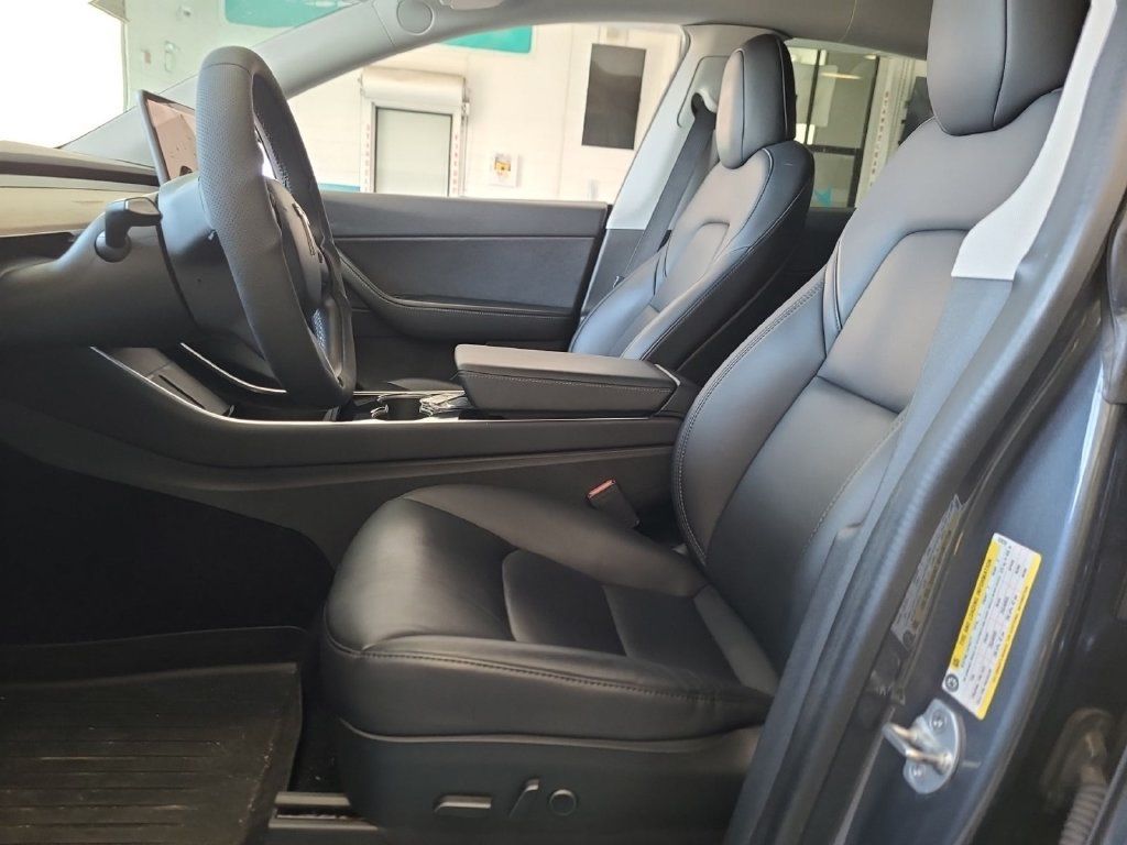 Used 2020 Tesla Model Y Long Range AWD/4WD image 3