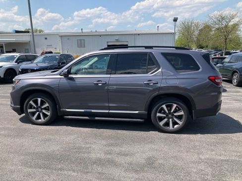Certified 2025 Honda Pilot Touring image 7