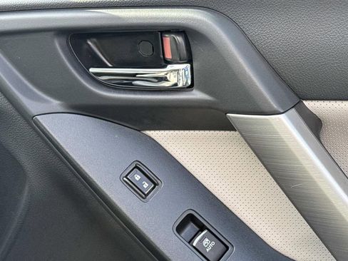 Used 2017 Subaru Forester 2.5i Limited image 15