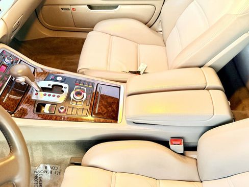 Used 2008 Audi S8 image 32