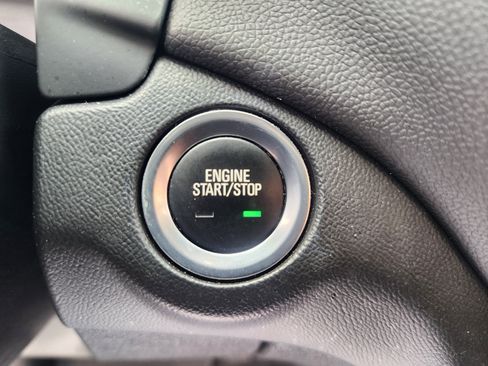 Used 2020 Chevrolet Equinox LT image 32