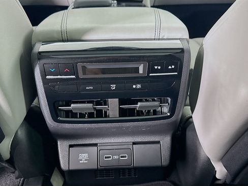 Used 2023 Acura MDX SH-AWD w/ Technology Package image 27