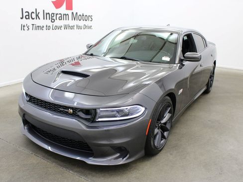 Used 2019 Dodge Charger Scat Pack RWD image 2