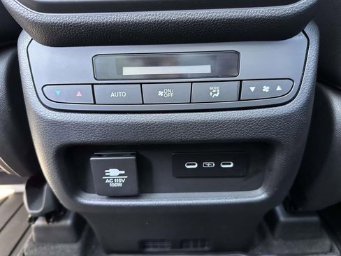 Certified 2025 Honda Pilot TrailSport image 16