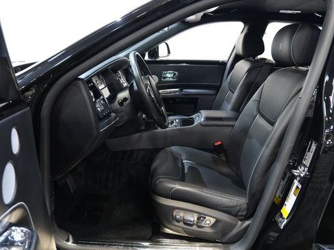 Used 2020 Rolls-Royce Ghost RWD image 35