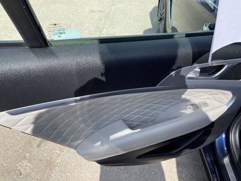 Used 2019 Genesis G70 2.0T Advanced w/ Prestige Package AWD/4WD image 12
