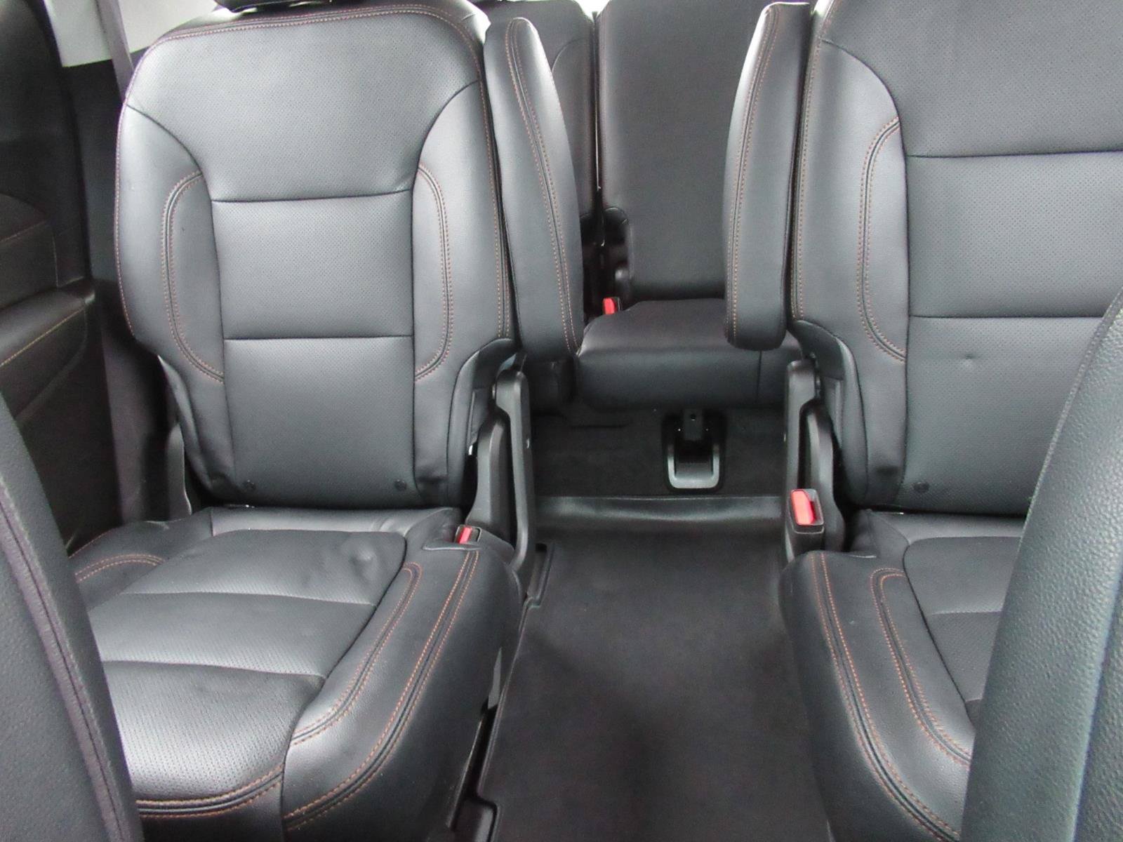 Used 2020 Chevrolet Traverse LT FWD image 36