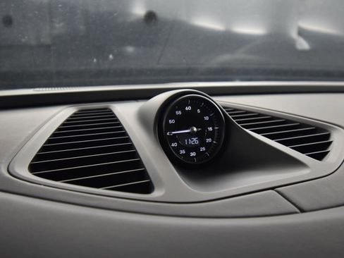 Certified 2024 Porsche Macan 4 Electric image 33