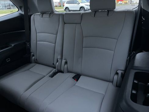 Used 2017 Honda Pilot Touring image 15