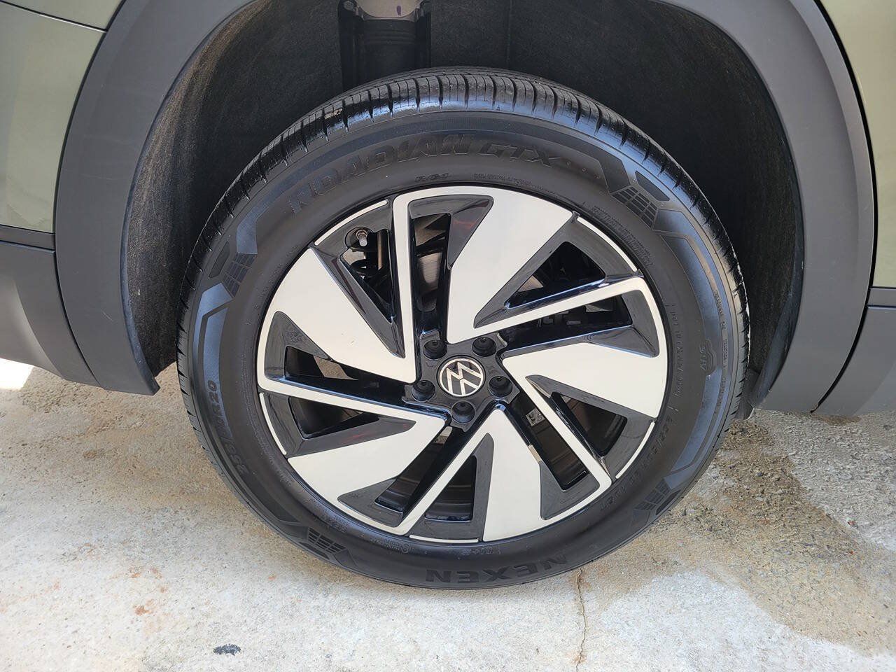 Used 2026 Volkswagen Atlas SE FWD image 16