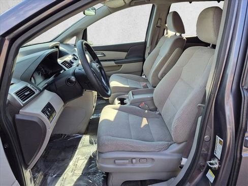 Used 2016 Honda Odyssey SE image 11