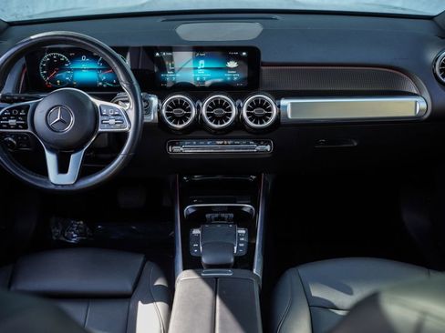 Used 2022 Mercedes-Benz GLB 250 4MATIC w/ Premium Package Lite image 21