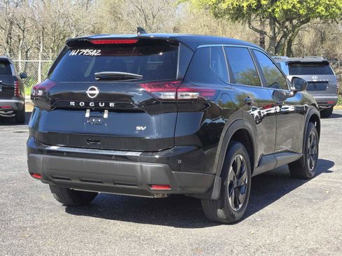 Used 2024 Nissan Rogue SV image 7