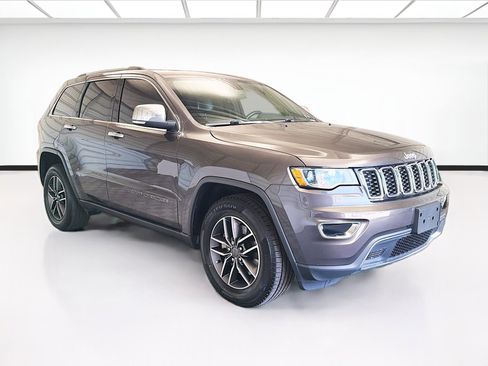 Used 2021 Jeep Grand Cherokee Limited image 3