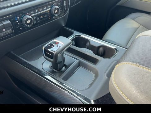 Used 2025 Chevrolet Silverado 1500 ZR2 AWD/4WD image 21