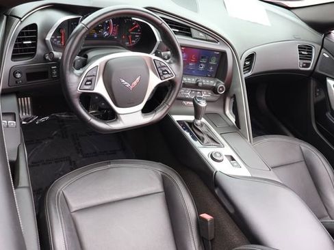 Used 2019 Chevrolet Corvette Stingray Convertible w/ Carbon Flash Badge Package RWD image 16