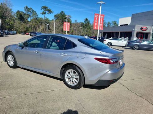 Certified 2025 Toyota Camry LE image 3