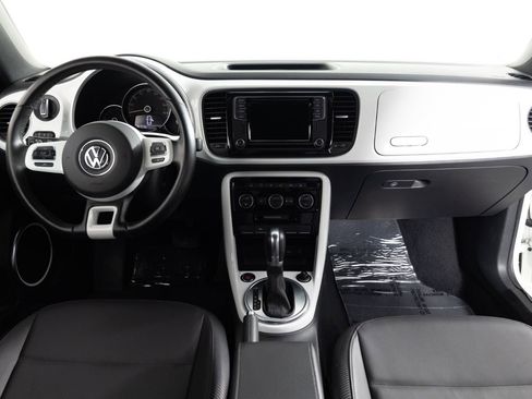 Used 2019 Volkswagen Beetle 2.0T SE w/ SE Premium Package FWD image 25