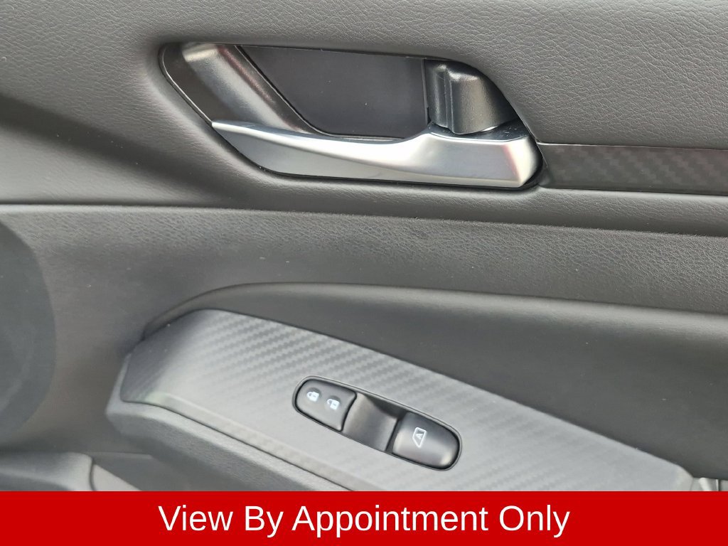 Used 2025 Nissan Altima 2.5 SV FWD image 30