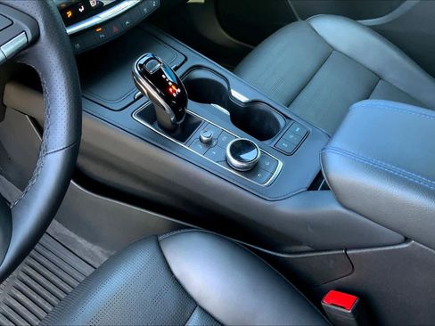 Used 2025 Cadillac XT4 Sport w/ LPO, Onyx Lite Package image 17