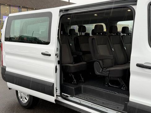 Used 2023 Ford Transit 350 XLT image 9