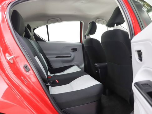 Used 2014 Toyota Prius C Three image 12