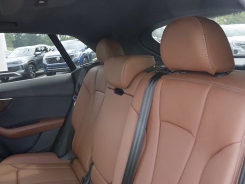 Used 2024 Audi Q8 Premium image 17