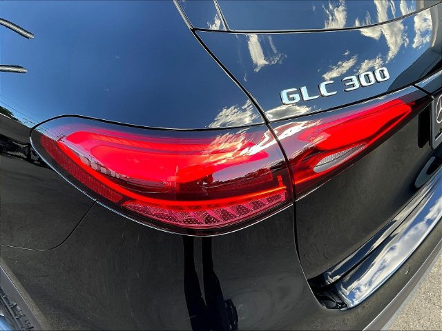 Used 2026 Mercedes-Benz GLC 300 4MATIC image 25